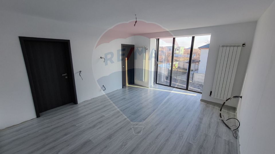 Casă / Vilă cu 5 camere de vânzare