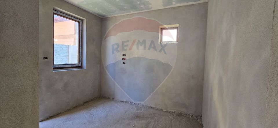 5 room House / Villa for sale