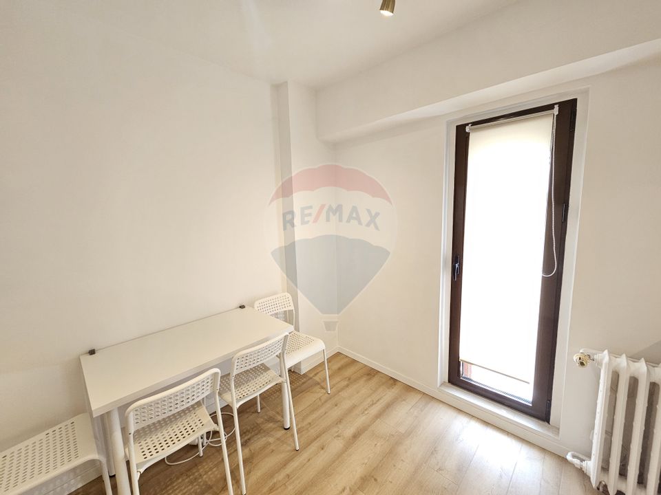 Studio for rent in Victoriei Square area