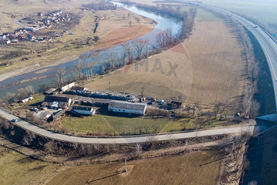 750sq.m Commercial Space for sale