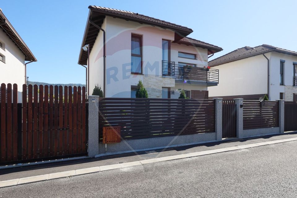 Vila mobilata modern, piscina, zona de interes Ghimbav!