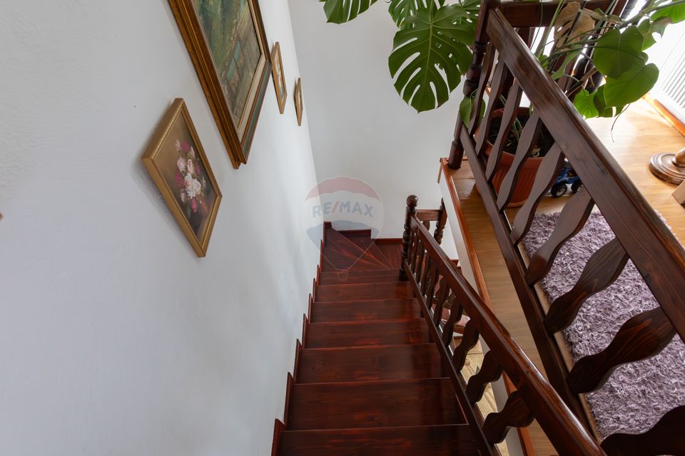 Casă / Vilă 4 camere de vânzare – Comuna Măgura, Str. Salcâmului