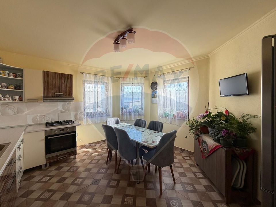 5 room House / Villa for sale, Cetate area