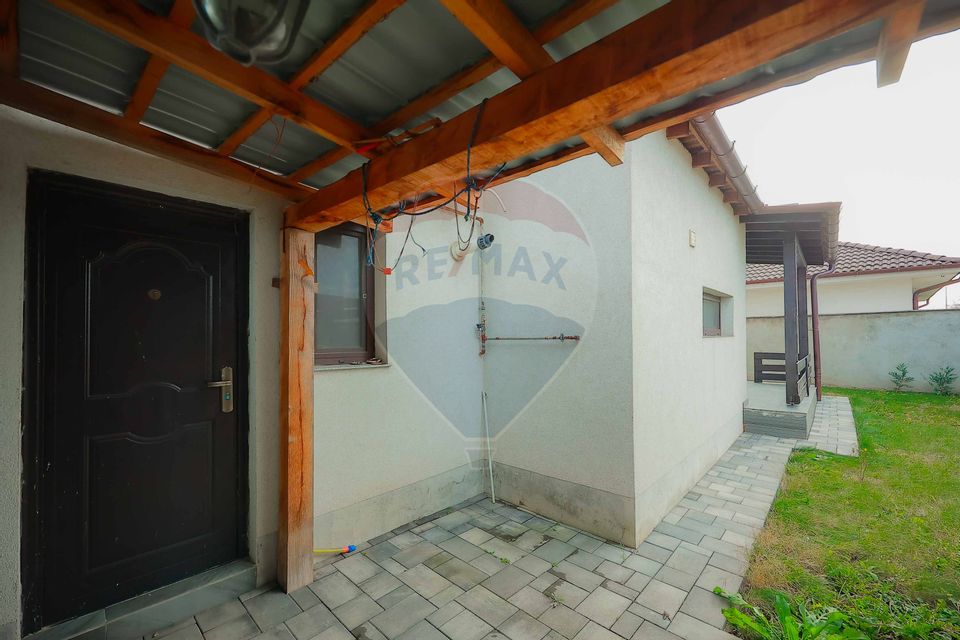 4 room House / Villa for sale, Episcopia Bihorului area