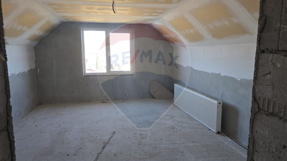 Casă / Vilă de vânzare sau spatiu comercial in Hurjuieni