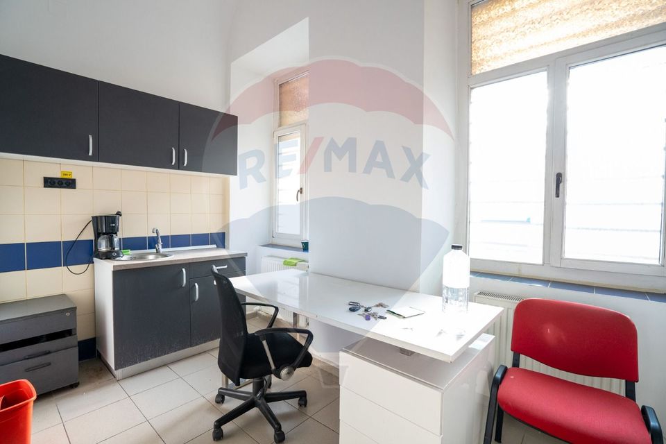 199.7sq.m Commercial Space for rent, Ultracentral area