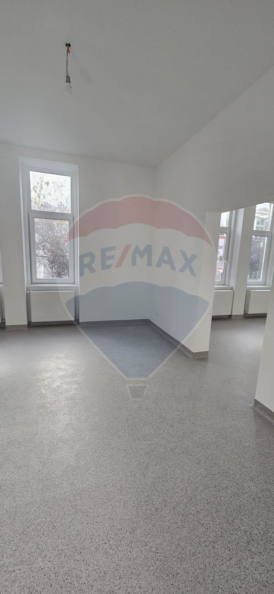 103sq.m Commercial Space for rent, Intim area