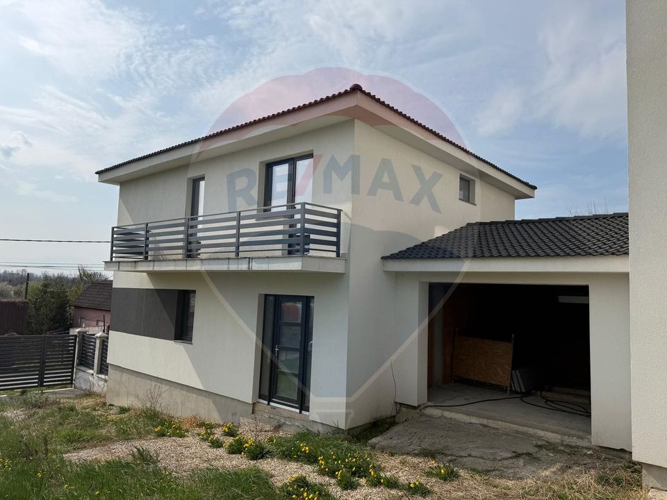 4 room House / Villa for sale