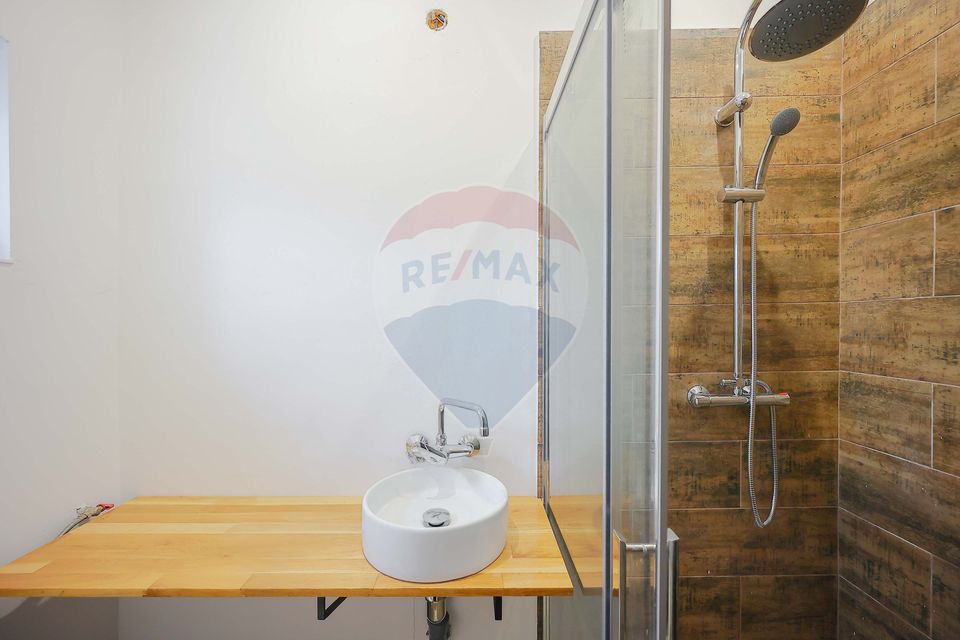 11 room Hotel / Pension for sale