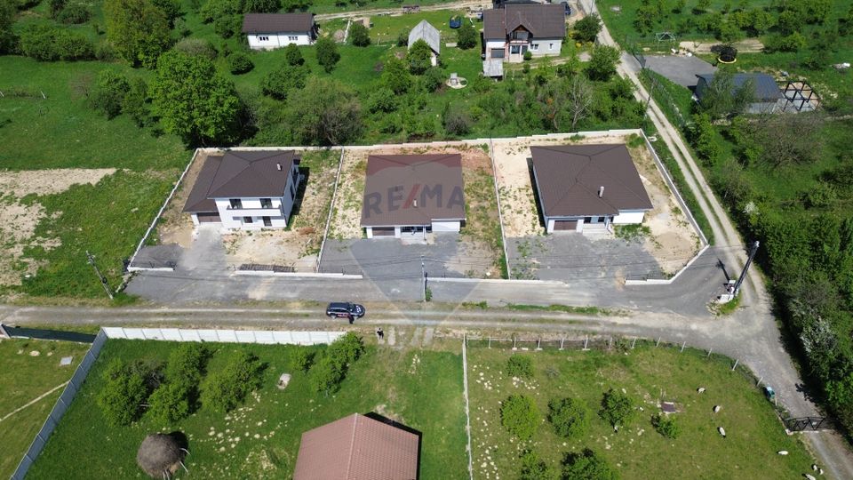 6 room House / Villa for sale, Est area