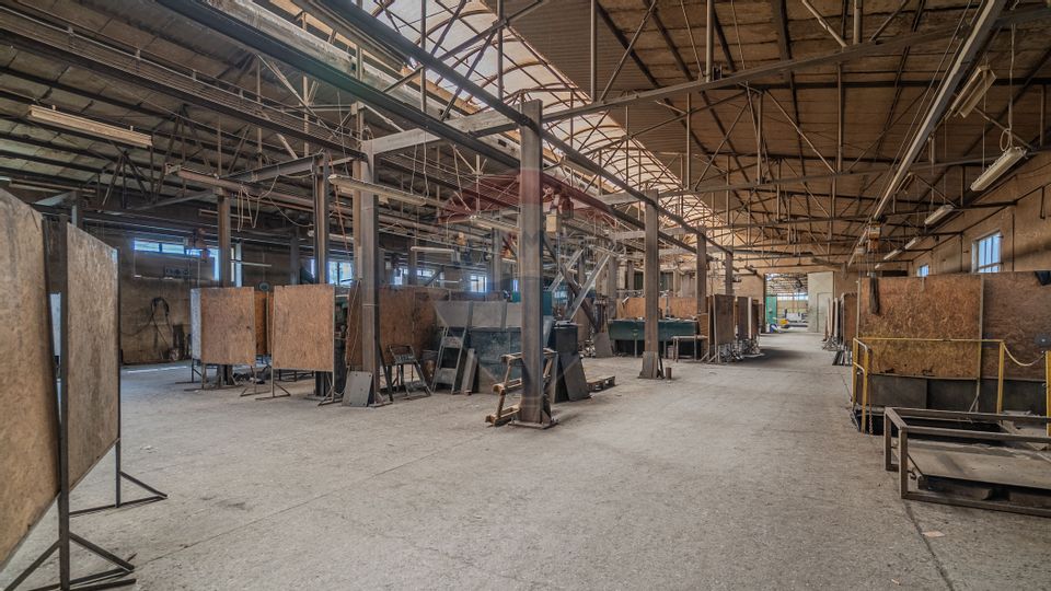 Spațiu industrial de 1,690mp, teren 3800 mp la 2 km de Brașov