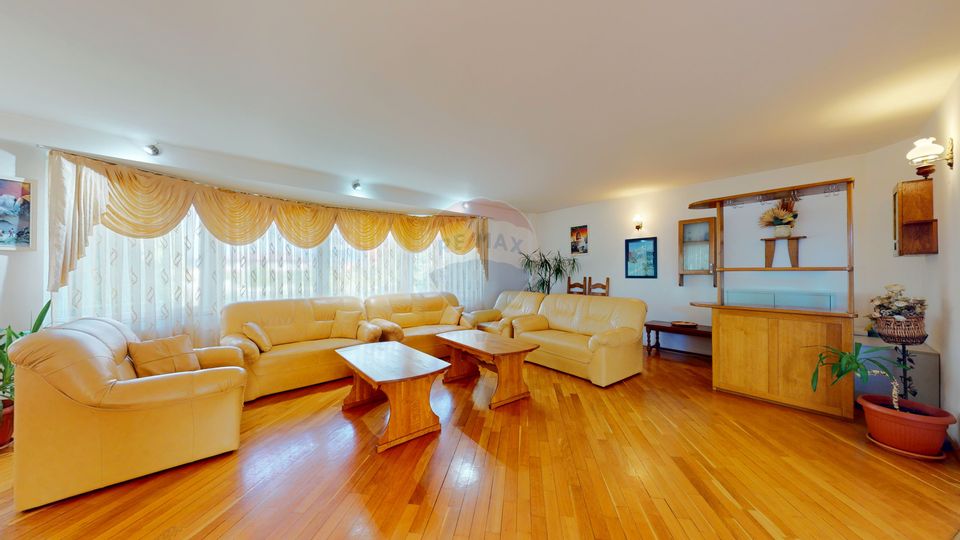 7 room House / Villa for sale, Ghimbav Livada area