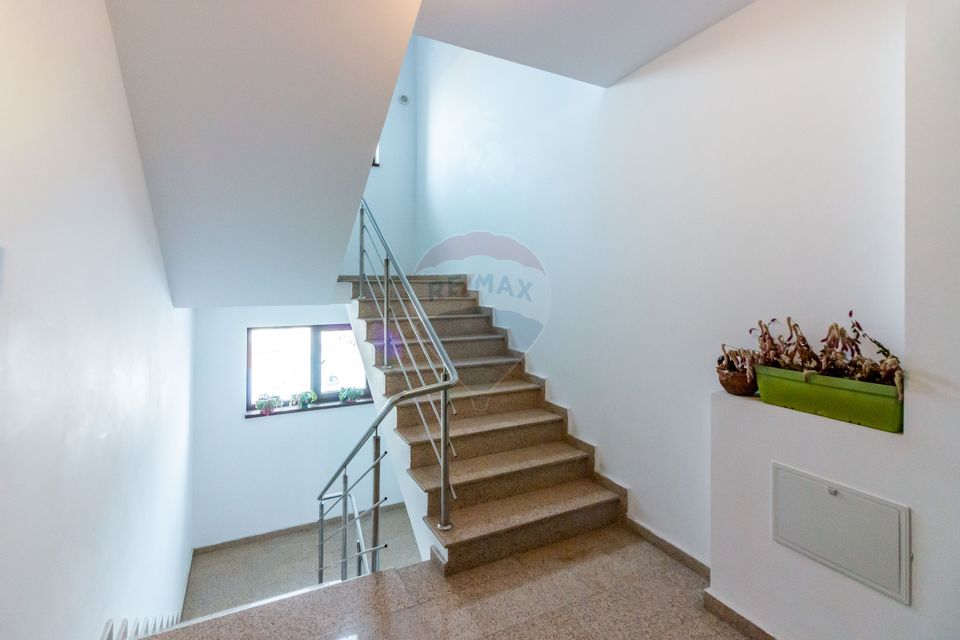 3 room apartment | Damaroaia | 87 sqm | 3/3 | two bathrooms | Park