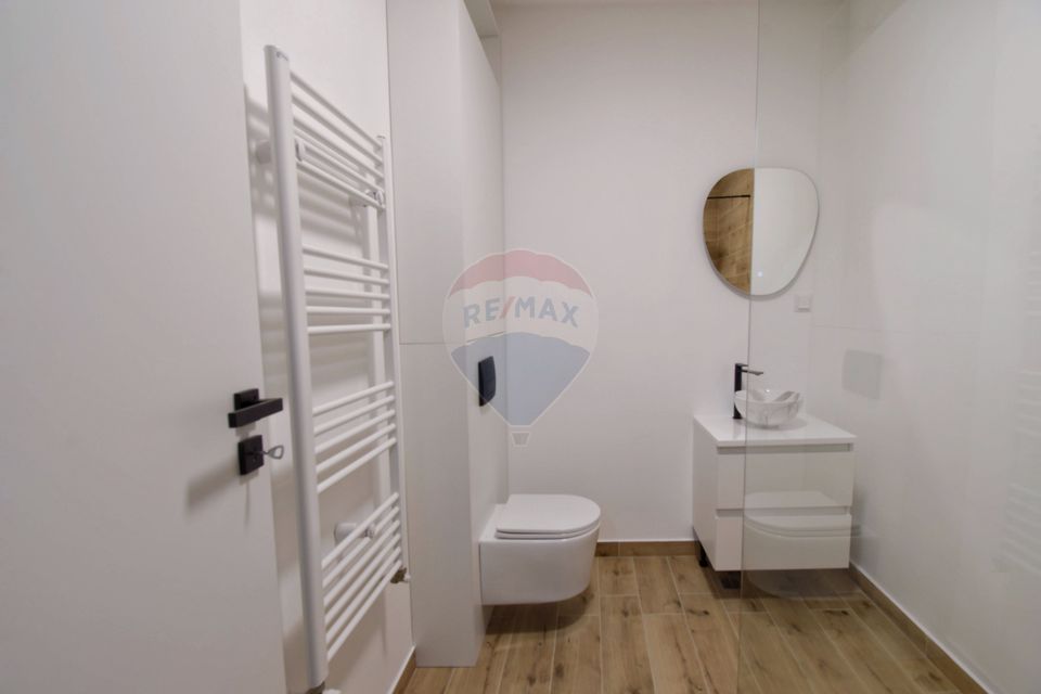 Apartament cu 3 camere de inchiriat - prima inchiriere - totul nou