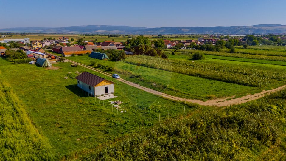 Land 700sqm Bod / Strada Garii