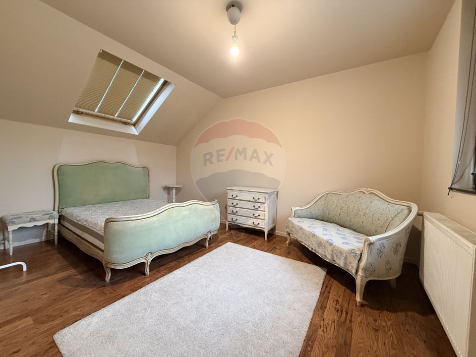 Casă / Vilă cu 4 camere de închiriat în zona Gruia