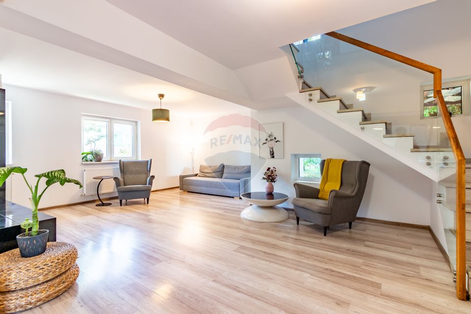 A House Like Home, beautiful courtyard 1950sqm, near the Green Quarter