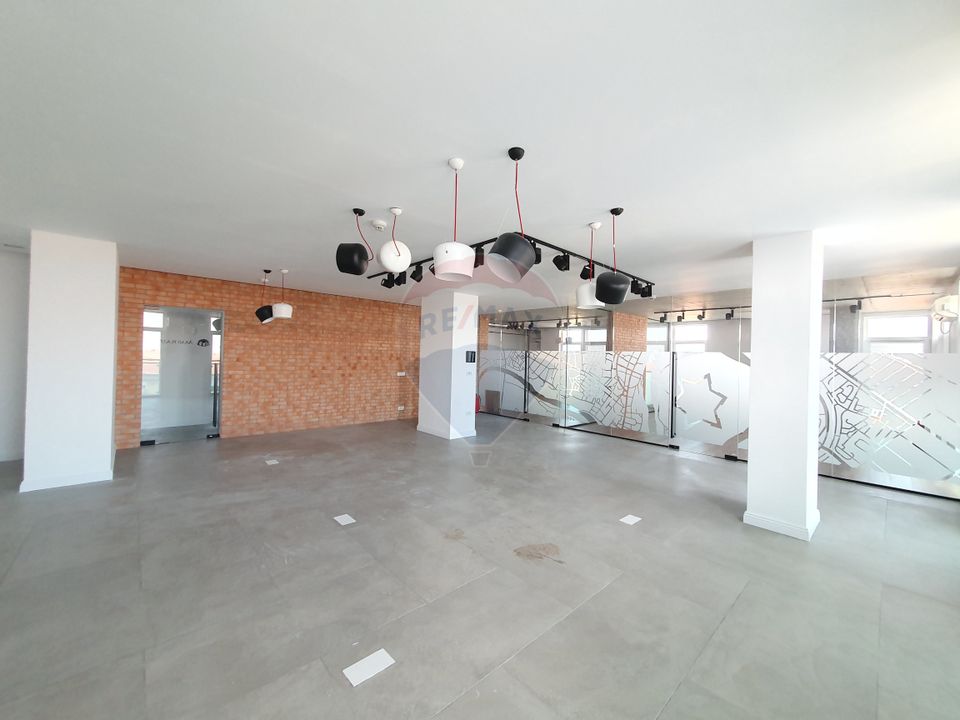 Birou modern 151 mp în Arad Plaza, 2 locuri de parcare