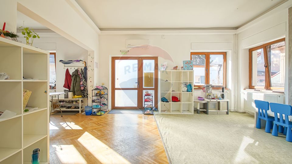 9 room House / Villa for rent, Centrul Civic area