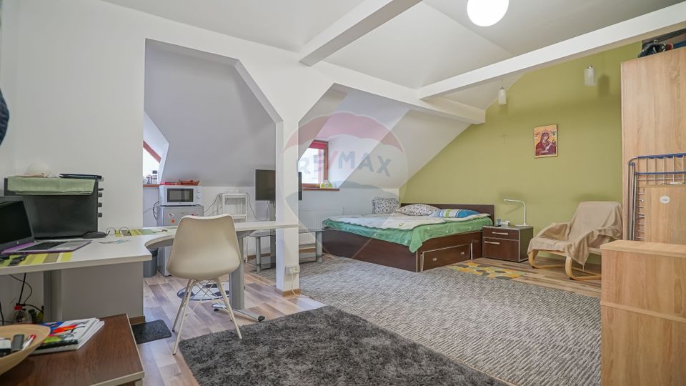 Casa multifunctionala, locuinta si destinatie comerciala Scriitorilor