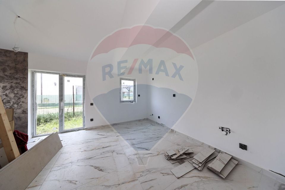 Casa verde, P+M, teren 486 mp, panouri solare - PROSUMATOR, Sanpetru!