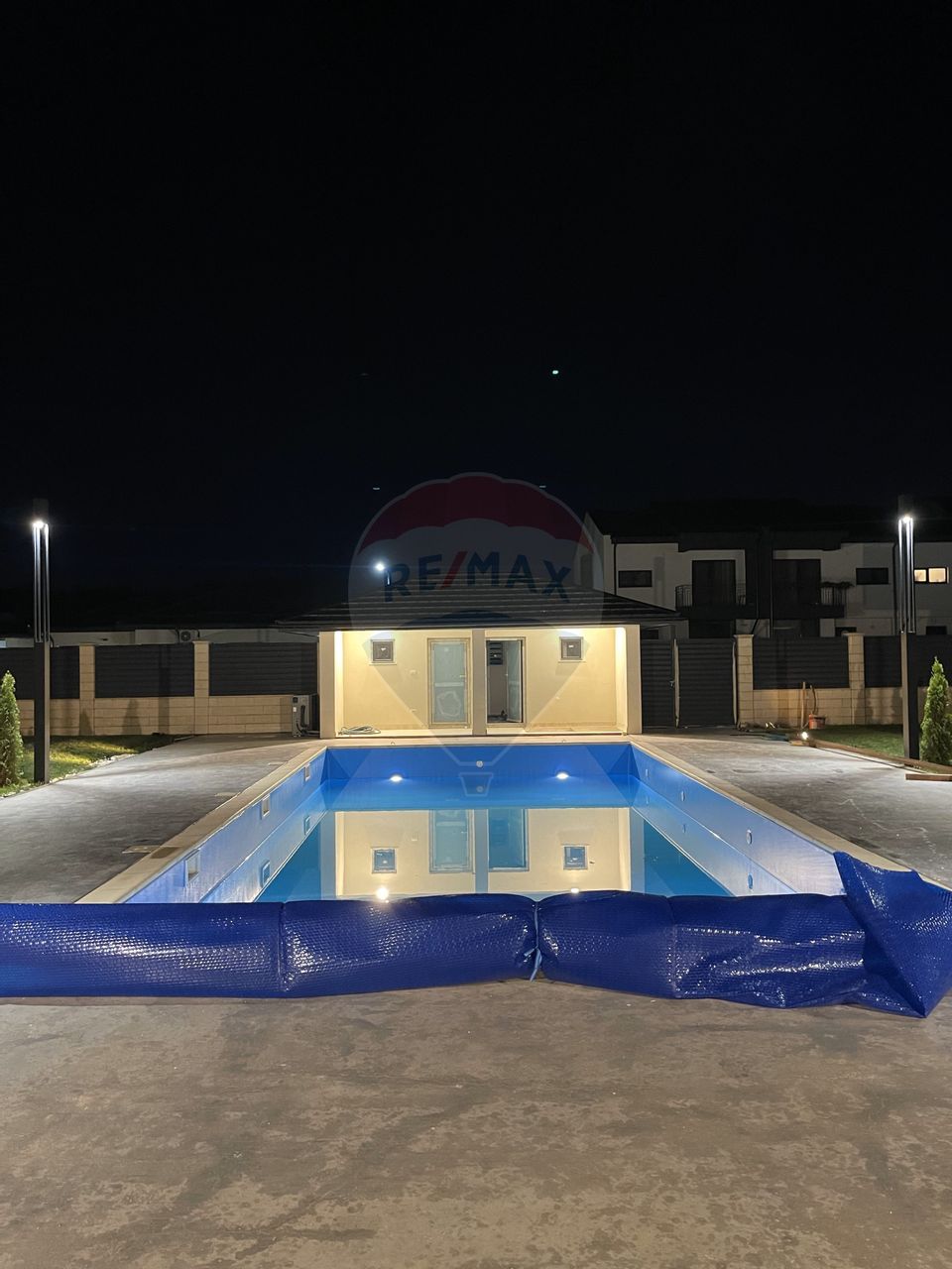 Townhouse 4 camere, piscină încălzită, pompă căldură, finisaje lux