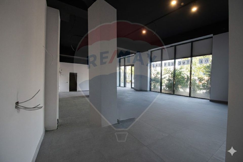 Spatiu comercial de inchiriat 86mp cu vitrina Militari
