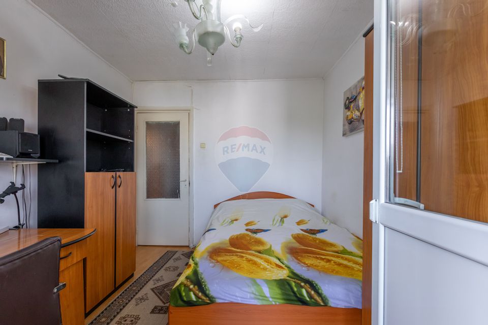 Apartament 3 camere decomandate – Strada Bicaz, zona Narcisa