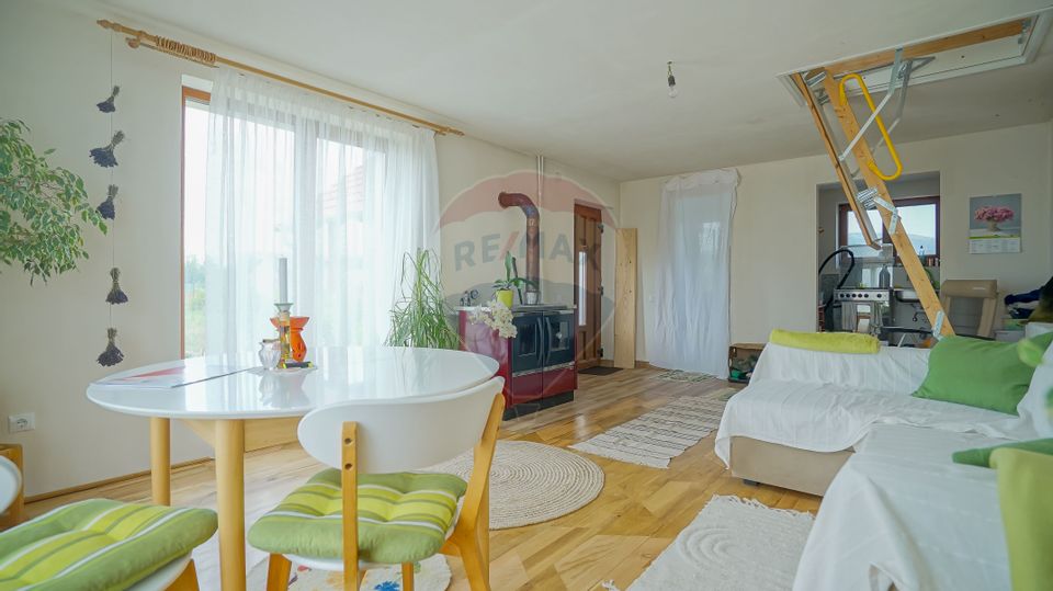 0% COMISION / Casă cu 3 camere si teren 28 500 mp , COVASNA