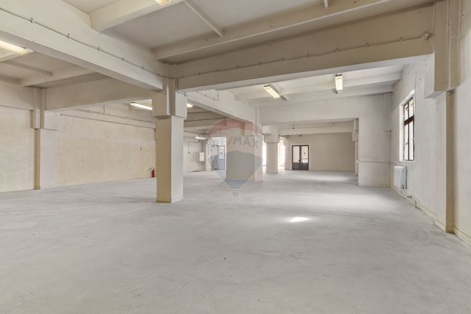 Cladire unica cu destinatii multiple de vanzare Ultracentral Arad