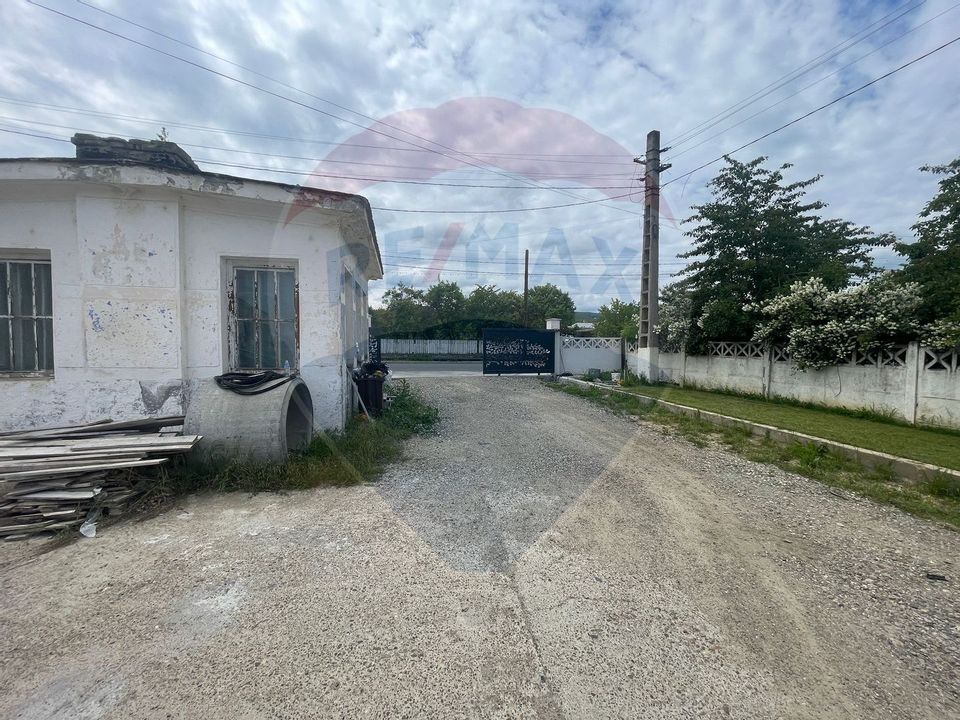 Spațiu industrial de 1,252mp de vânzare