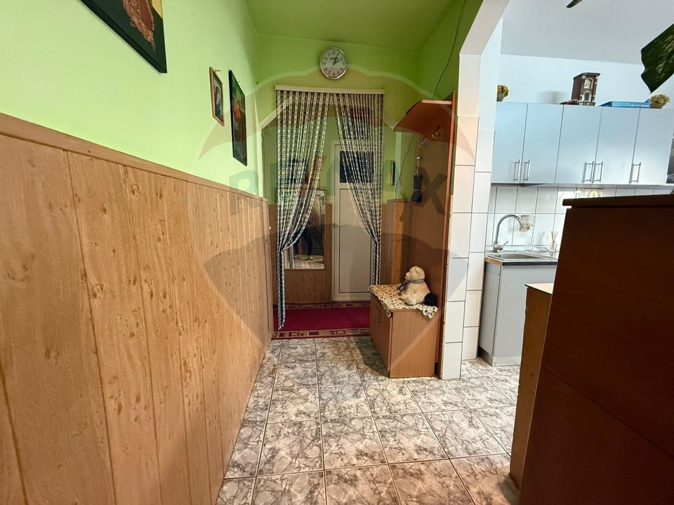 Apartament 2 camere de vanzare - Zona Lazaret