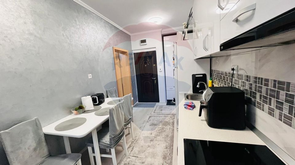 Apartament cu 3 camere de vânzare în zona Rogerius