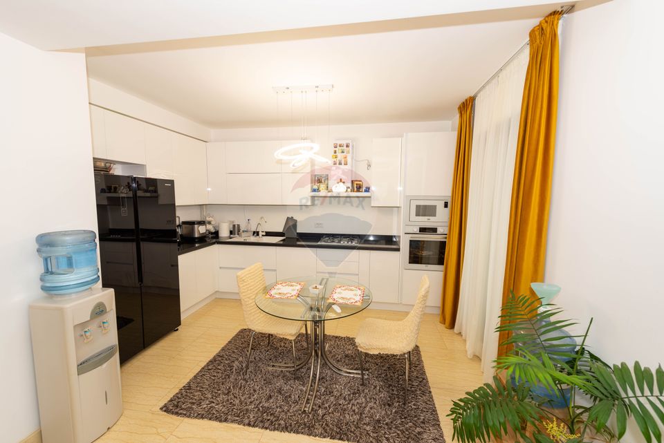 House - Villa 4 rooms in Pantelimon Magic Lake, Cernica forest