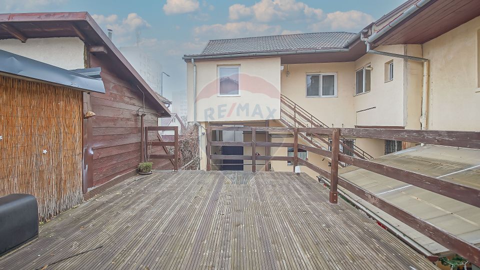 4 room Apartment for sale, Tractorul area