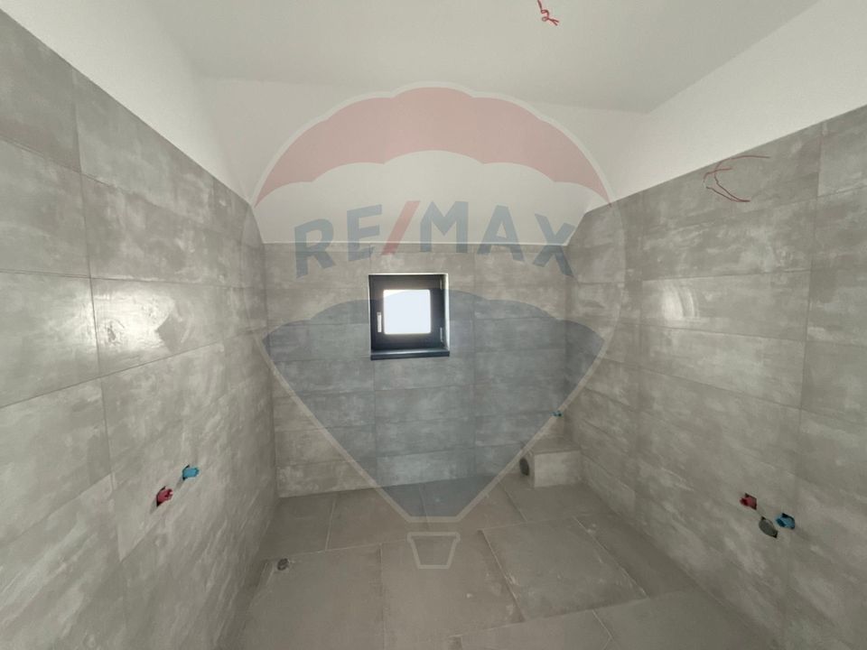 Casă / Vilă cu 4 camere de vânzare în zona Lascar Catargiu