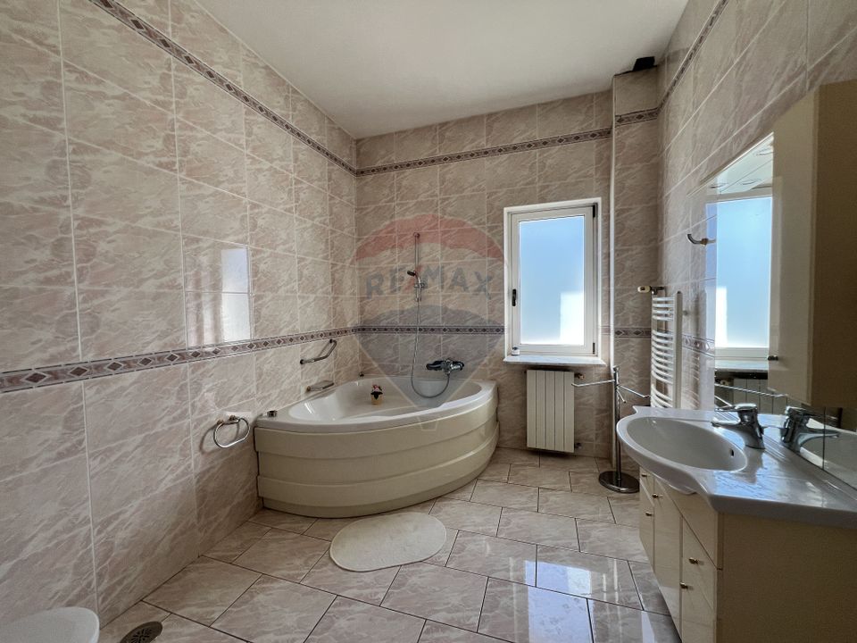 10 room House / Villa for sale