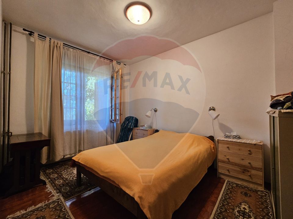 6 room House / Villa for sale