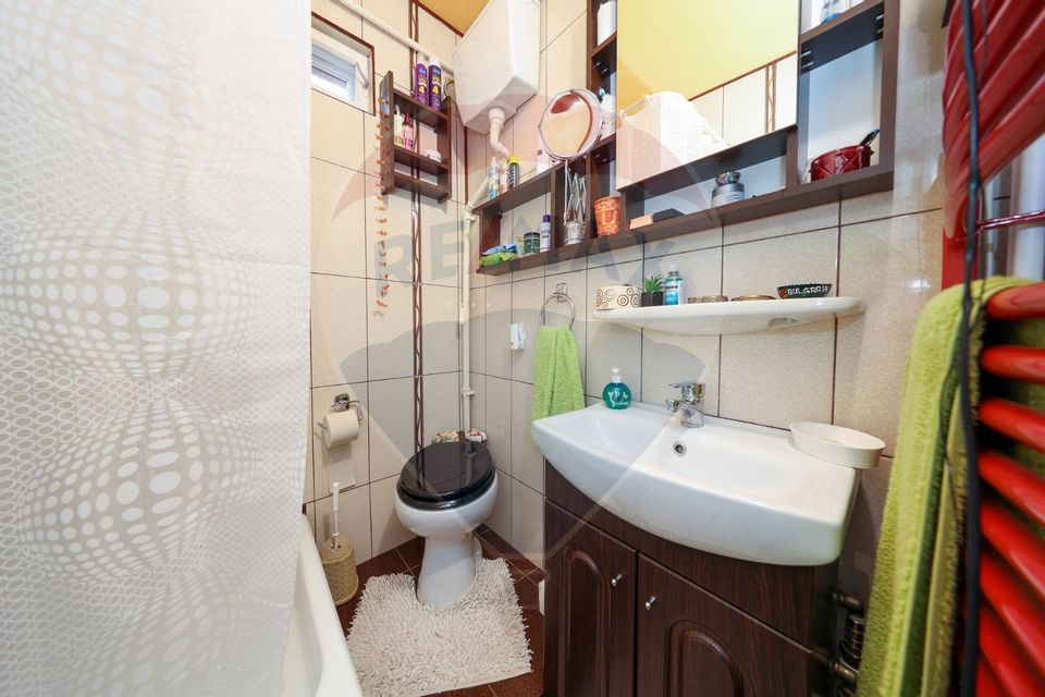 Apartament cu 3 camere, in casa,  în zona Centrul Istoric!