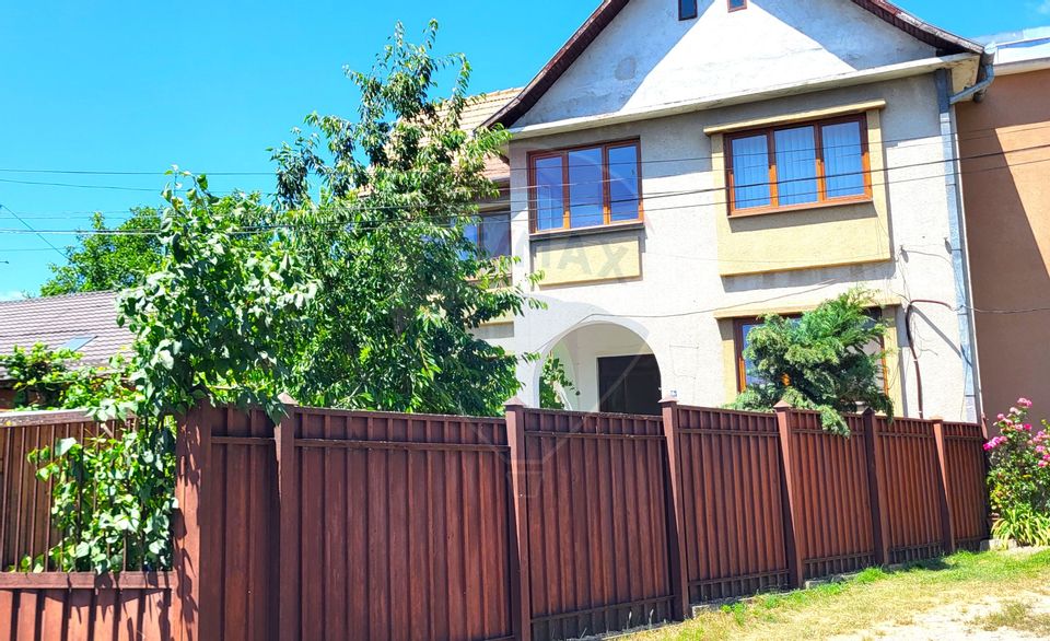 Casă / Vilă cu 5 camere de inchiriat Ultracentral Turda Comision 0%