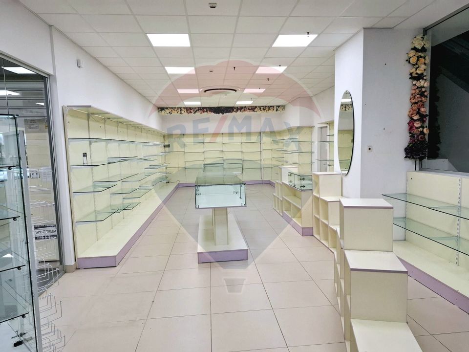 Spațiu 83 mp in Centrul comercial Milcov