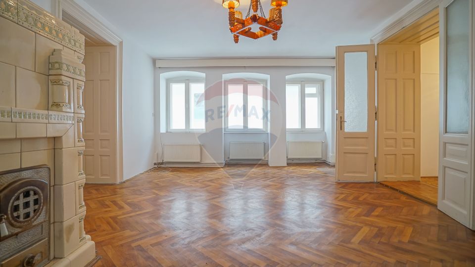 4 room House / Villa for sale, Centrul Istoric area