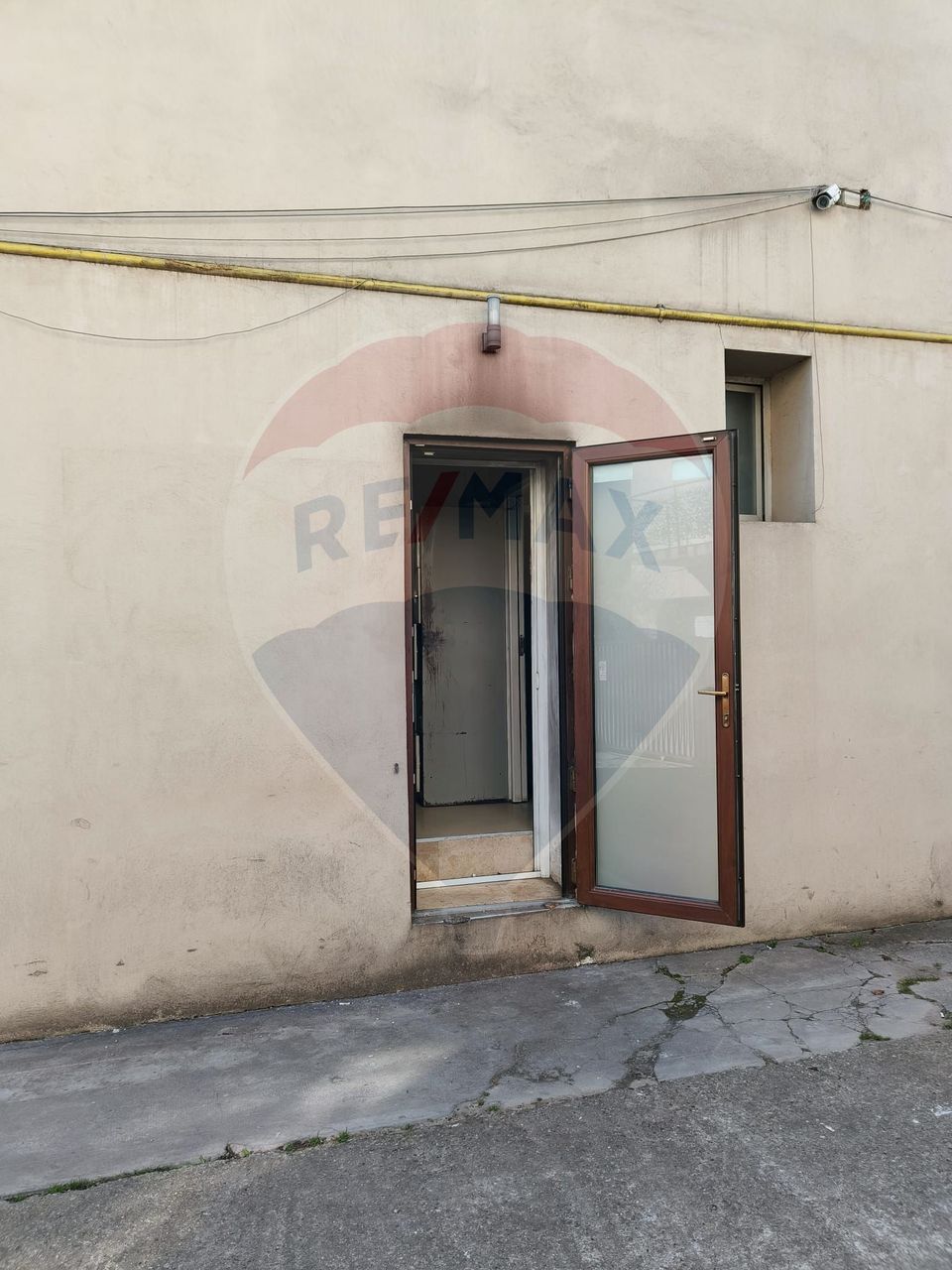 129sq.m Commercial Space for sale, Semicentral area
