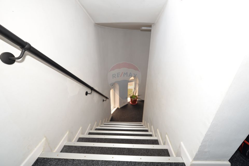 Spațiu comercial 13 camere de vanzare in Drumul Taberei Bdul Timisoara