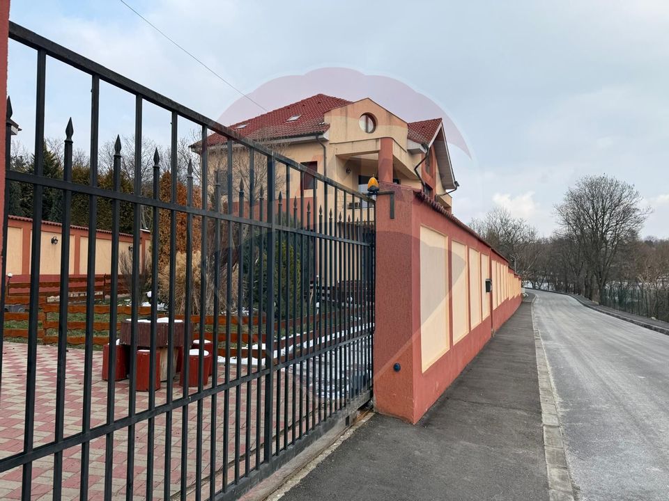 5 room House / Villa for sale, Plaiul Vulcanesti area