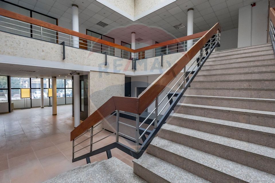 1,048sq.m Commercial Space for sale, Central area