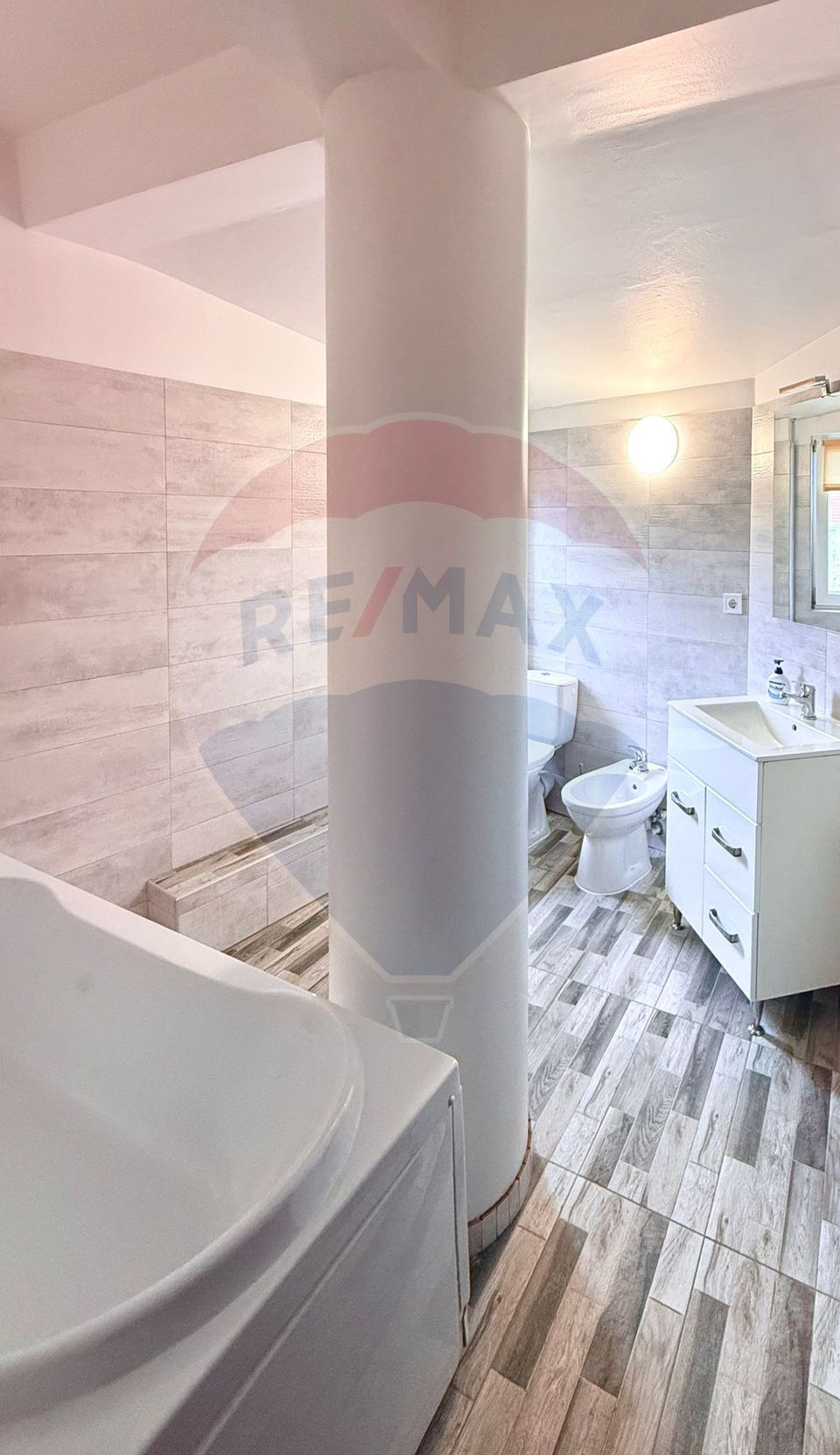 De închiriat duplex cu 4 camere - Șoșeaua Bârnova