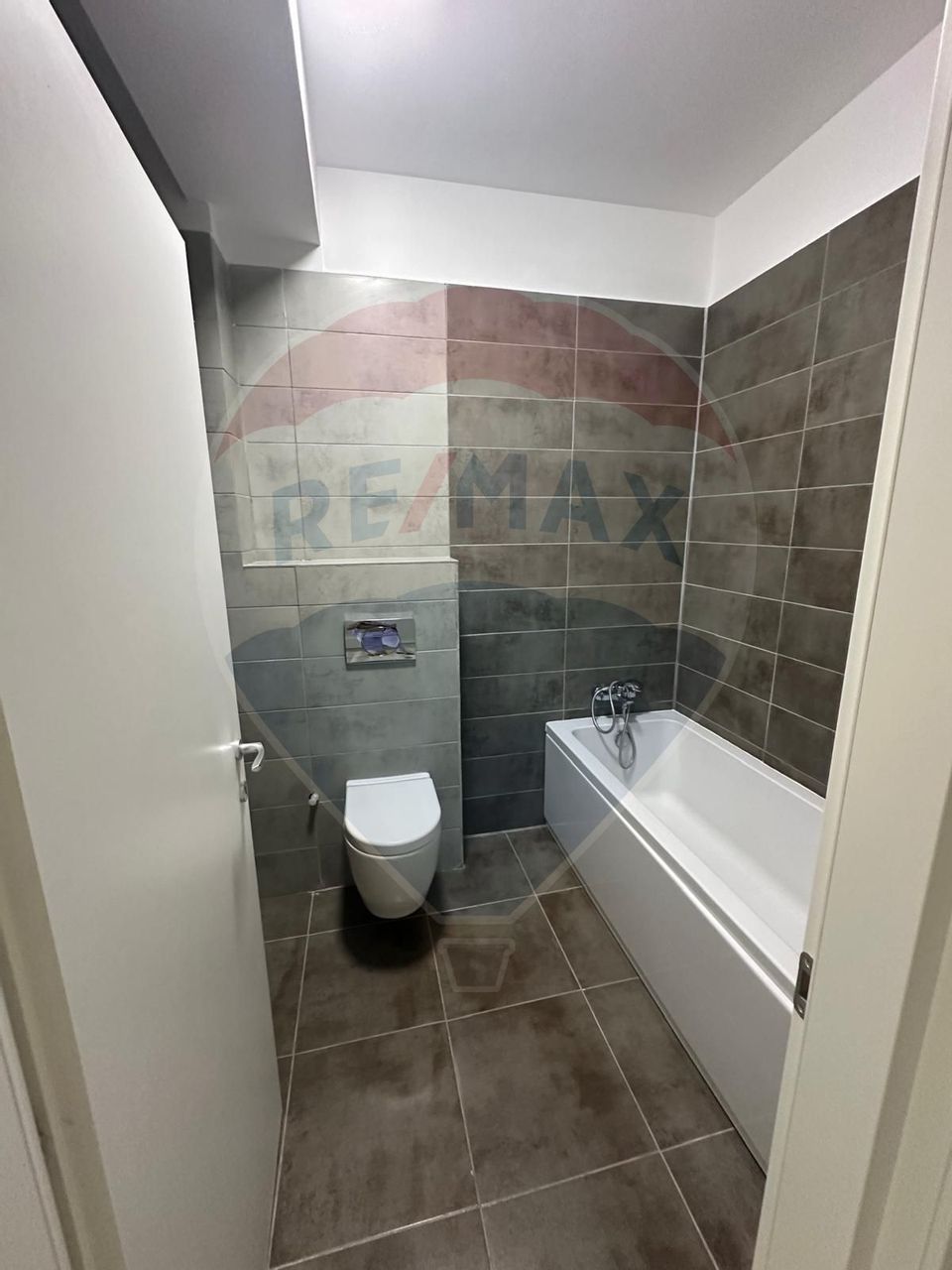 Apartament cu 2 camere de vânzare | Cosmopolis | Balcon | Investitie