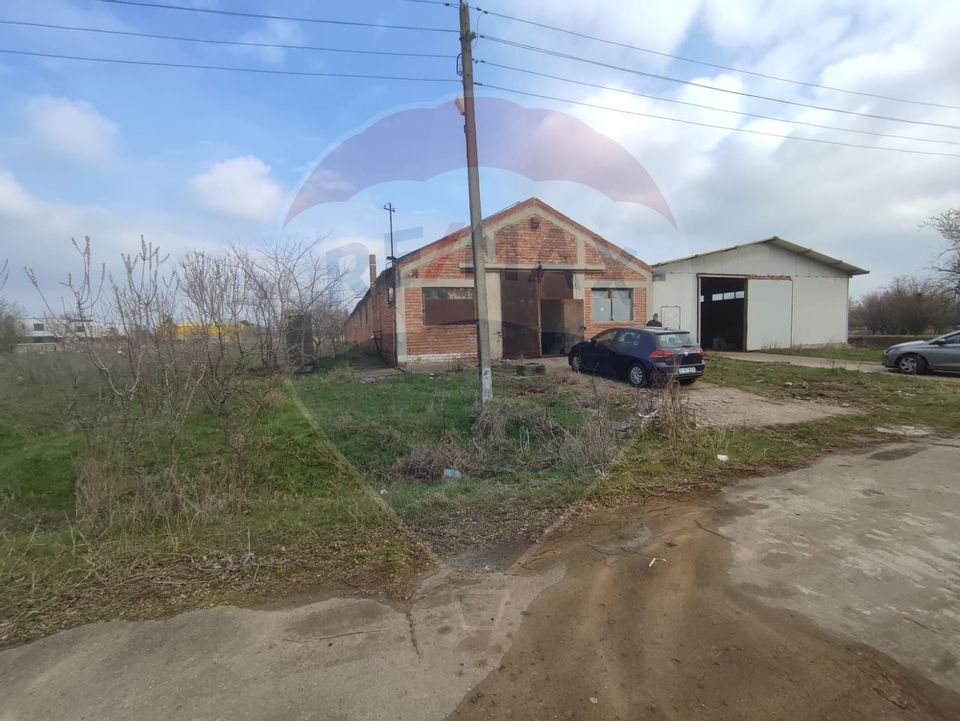 1,568sq.m Commercial Space for sale
