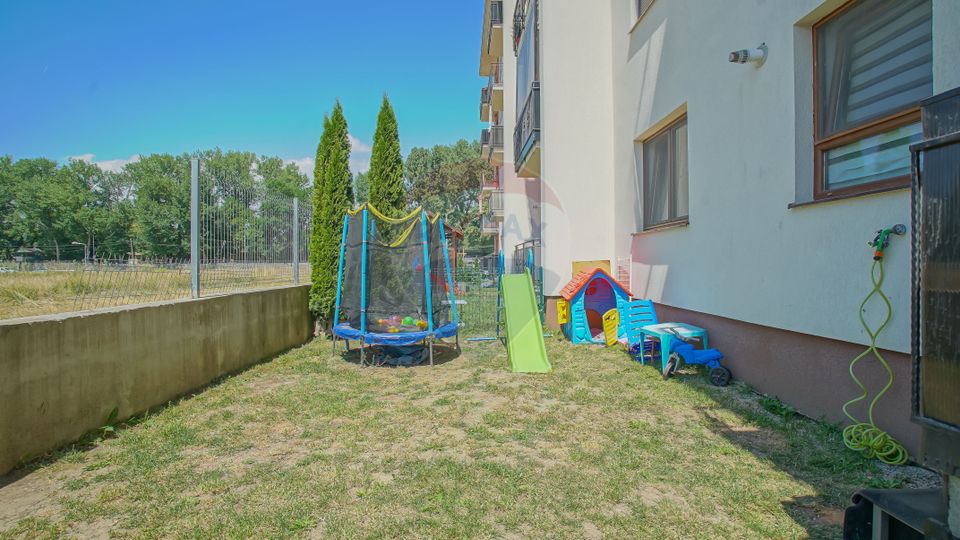 Apartament 2 camere cu parcare și grădină 30mp, zona Tractorul